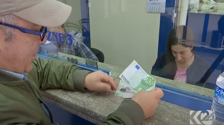 ١٠٠ لیره‌ ترکی: ١٦،٧٠٠ دینار عراقی